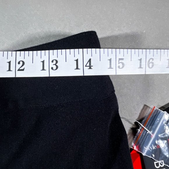 NWT Style & Co Black Stretch Bermuda Ends At Or Near‎ The Knee Shorts Size 4 - Picture 11 of 15